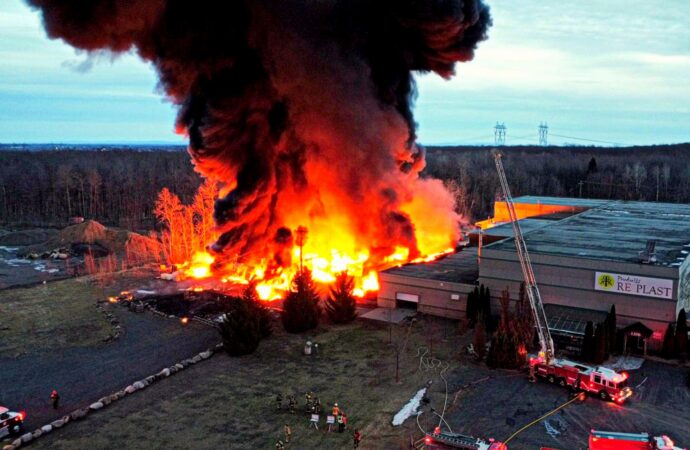 DERNIÈRE HEURE: Incendie majeur à Notre-Dame-du-Bon-Conseil, près de Drummondville