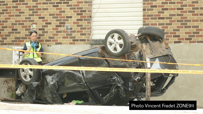 Accident spectaculaire à Charlesbourg : un véhicule termine sa course contre un immeuble
