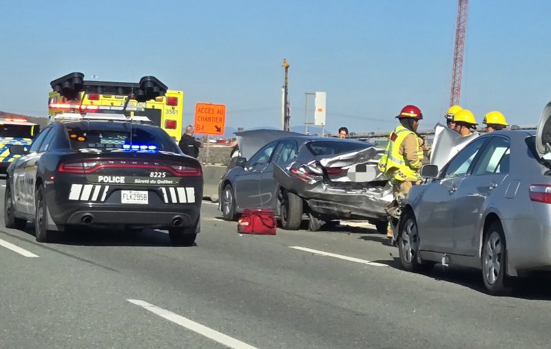 Accident multiple sur l’autoroute Dufferin-Montmorency près du pont de l'île d'Orléans 