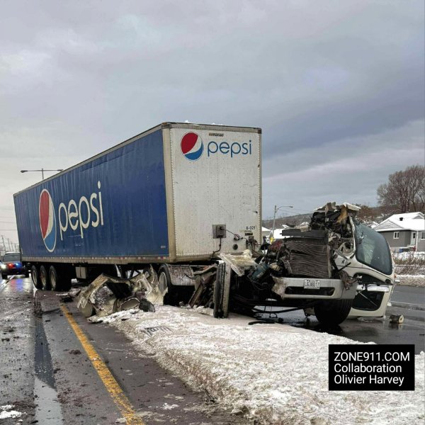 Côte-de-Beaupré : Accident impliquant des poids lourds sur le boulevard Sainte-Anne