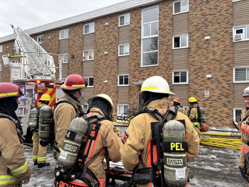 Québec - Incendie sur l’avenue Banville : évacuation d’un immeuble à logements