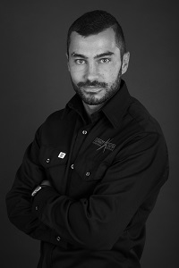 portrait200-300