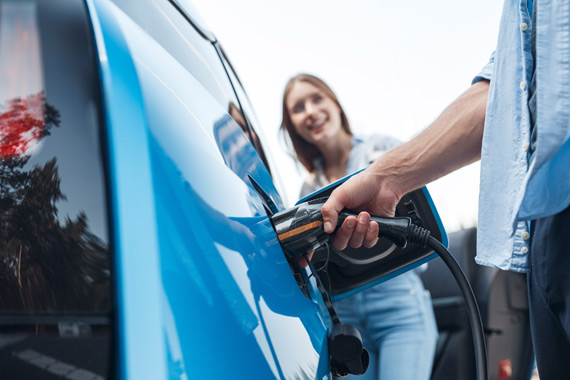 vehcule-electrique-borne borne de recharge de voiture
